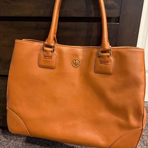Authenticl Brown Leather Tory Burch Tote in like new condition purch at Von Maur - Picture 2 of 7